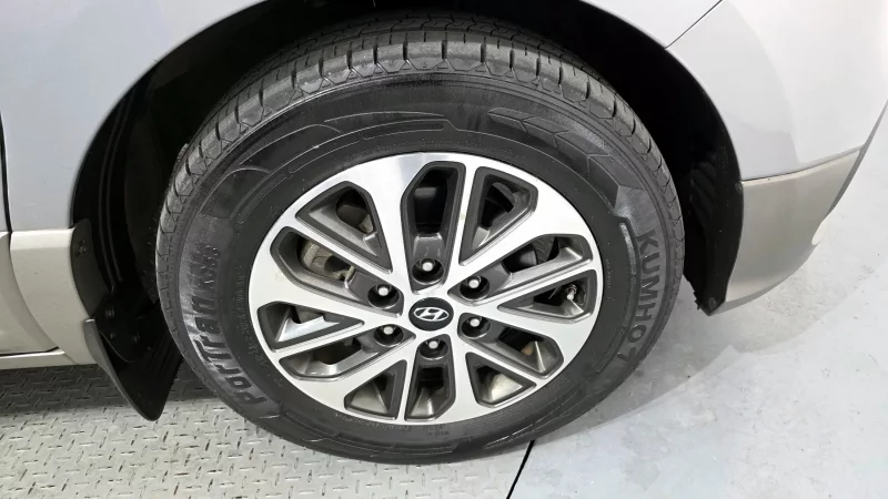 Hyundai Grand Starex