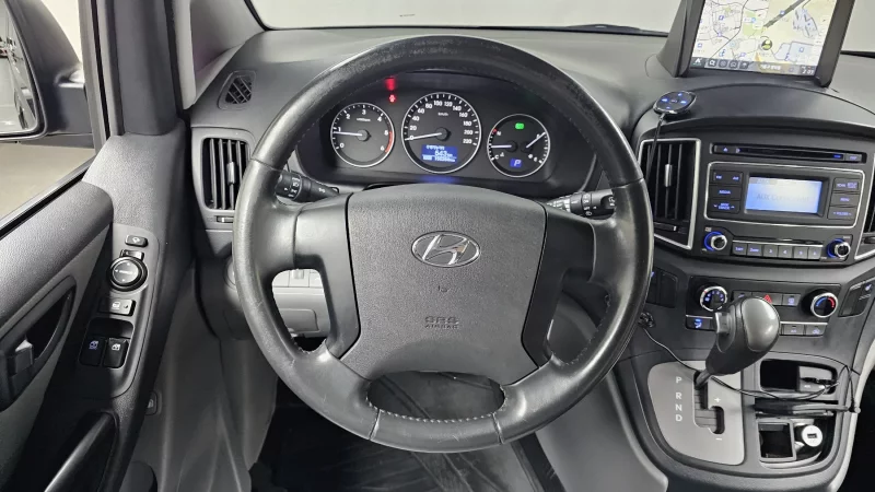Hyundai Grand Starex