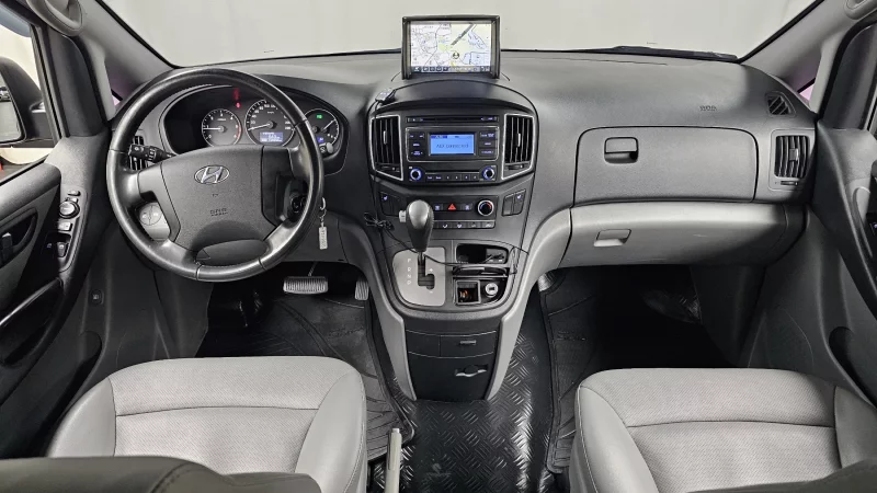 Hyundai Grand Starex