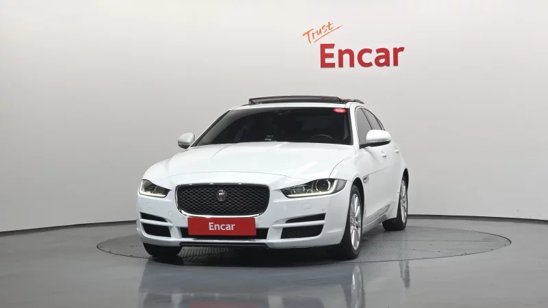 Jaguar XE