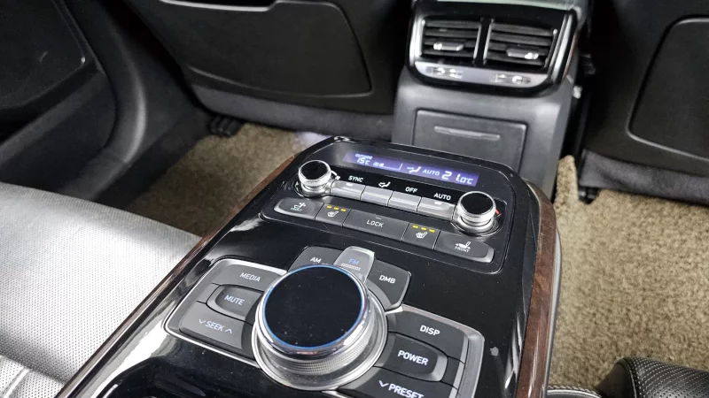 Genesis EQ900