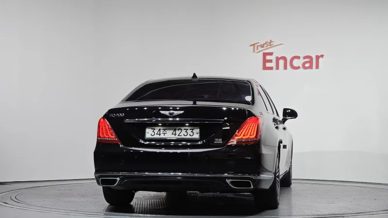 Genesis EQ900