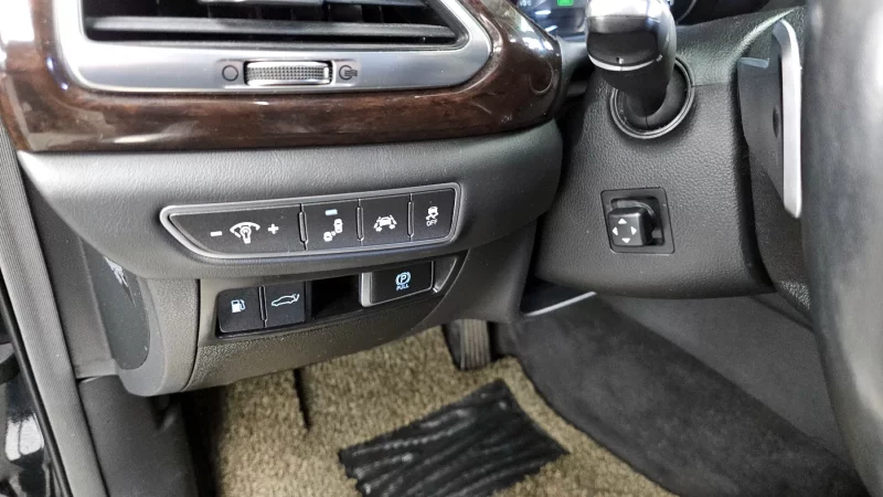 Genesis EQ900