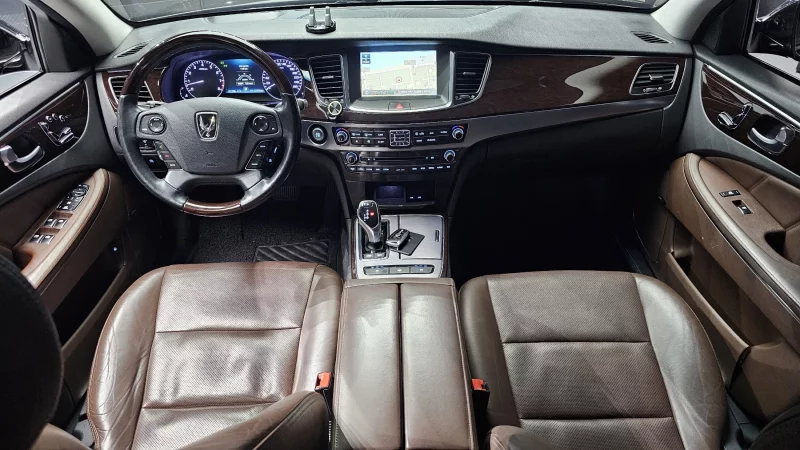Hyundai Equus