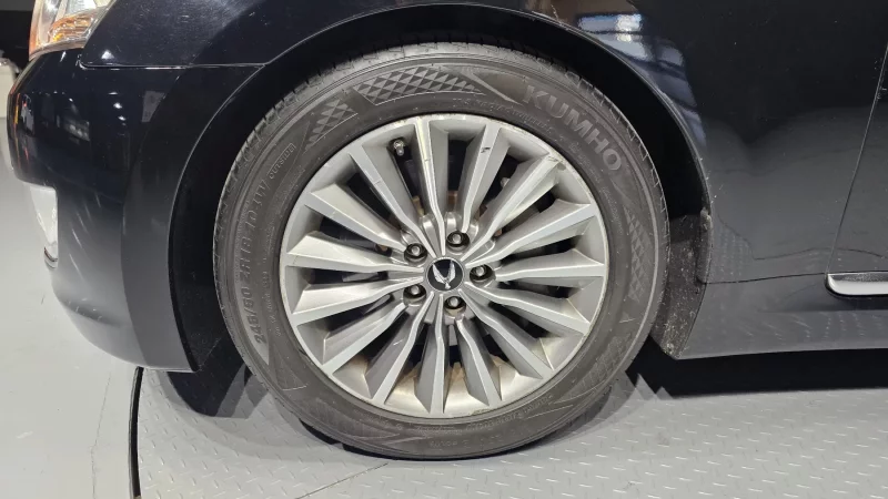 Hyundai Equus