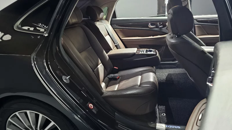 Hyundai Equus