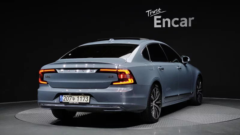 Volvo S90