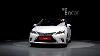Lexus CT200h