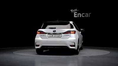 Lexus CT200h