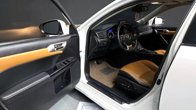 Lexus CT200h
