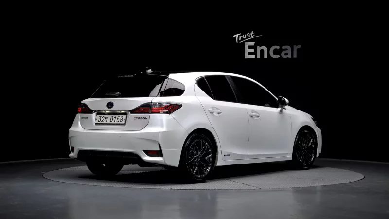 Lexus CT200h