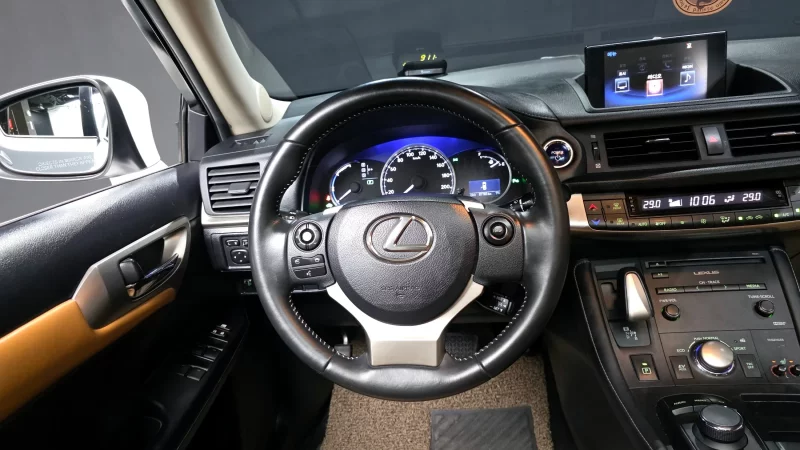 Lexus CT200h