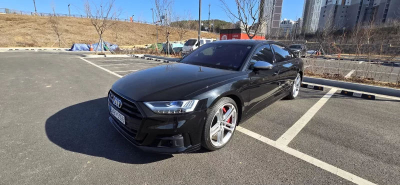 Audi S8