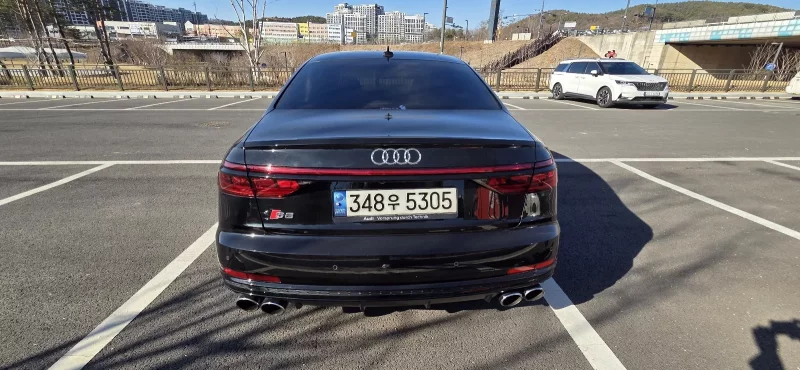 Audi S8