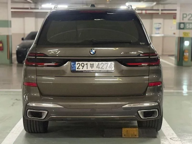 BMW X7
