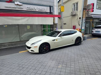 Ferrari FF