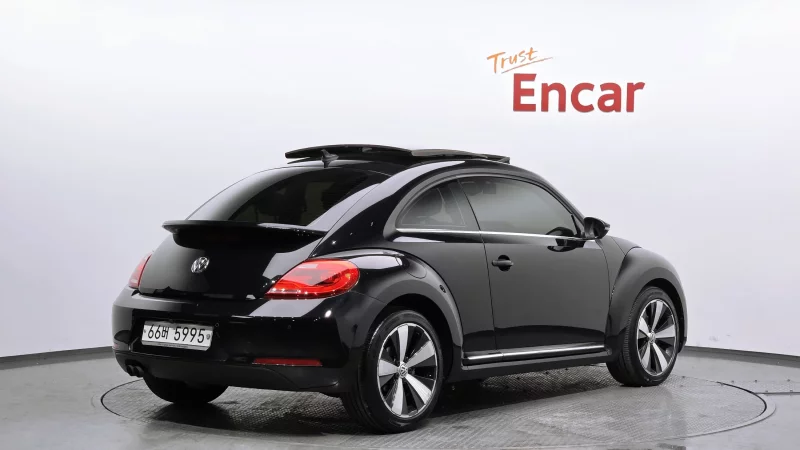 Volkswagen BEETLE