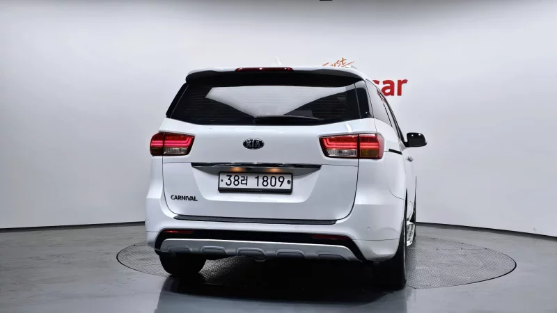 Kia Carnival