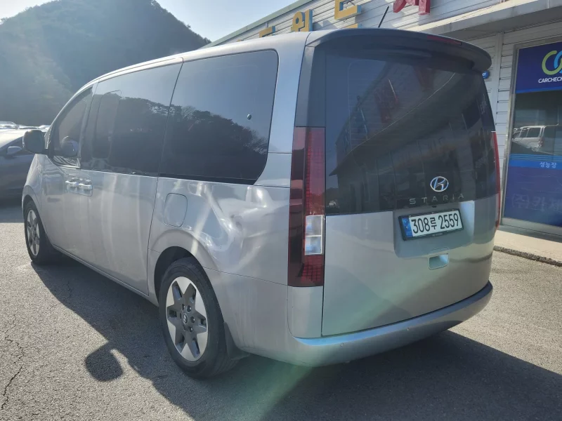 Hyundai Staria
