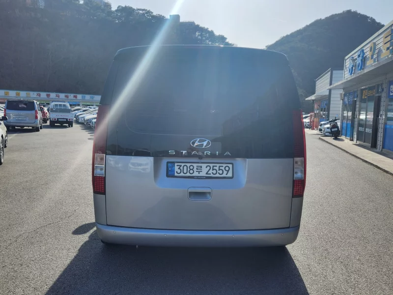 Hyundai Staria