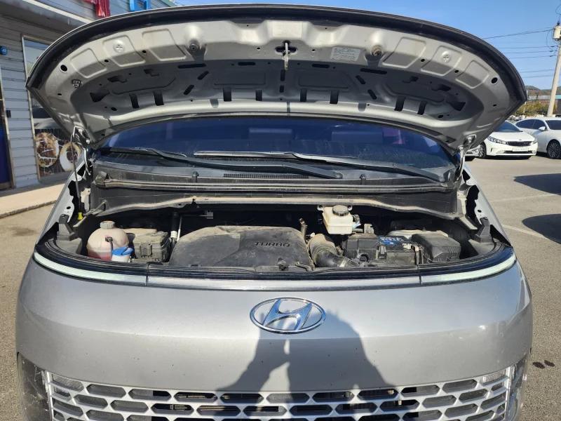 Hyundai Staria