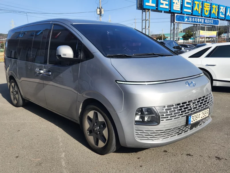 Hyundai Staria