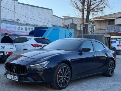Maserati GHIBLI