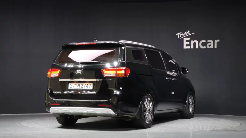 Kia Carnival