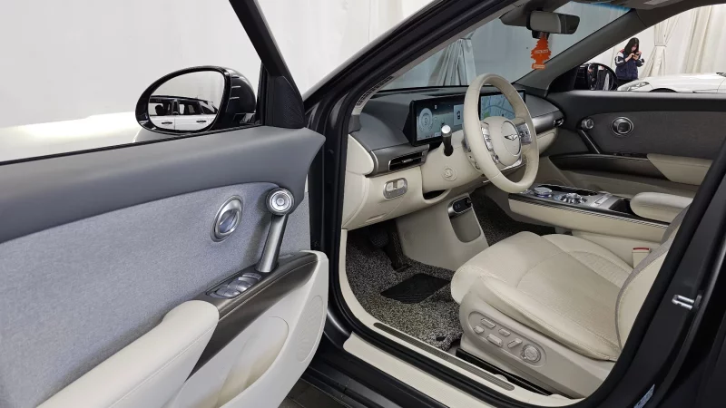 Genesis GV60