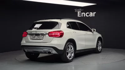 Mercedes-Benz GLA-Class