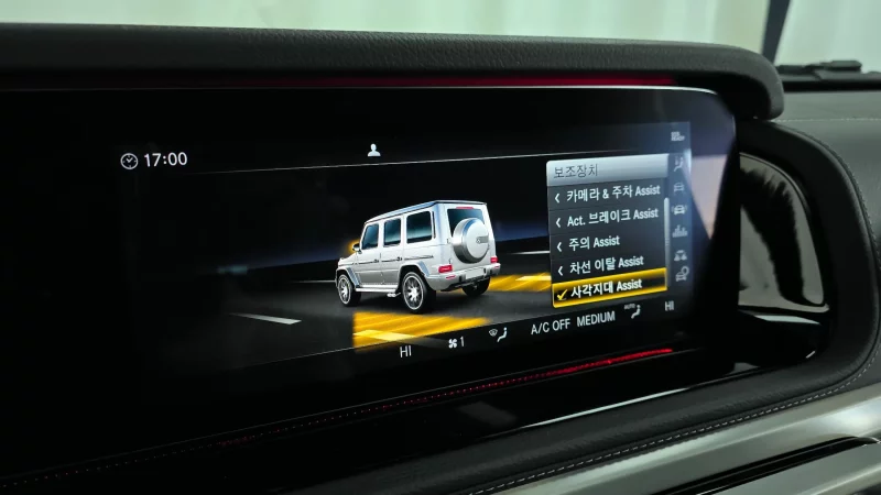 Mercedes-Benz G-Class