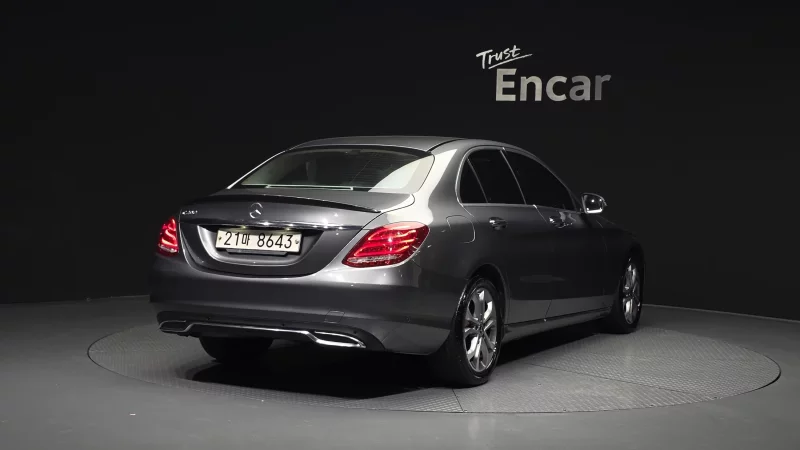 Mercedes-Benz C-Class