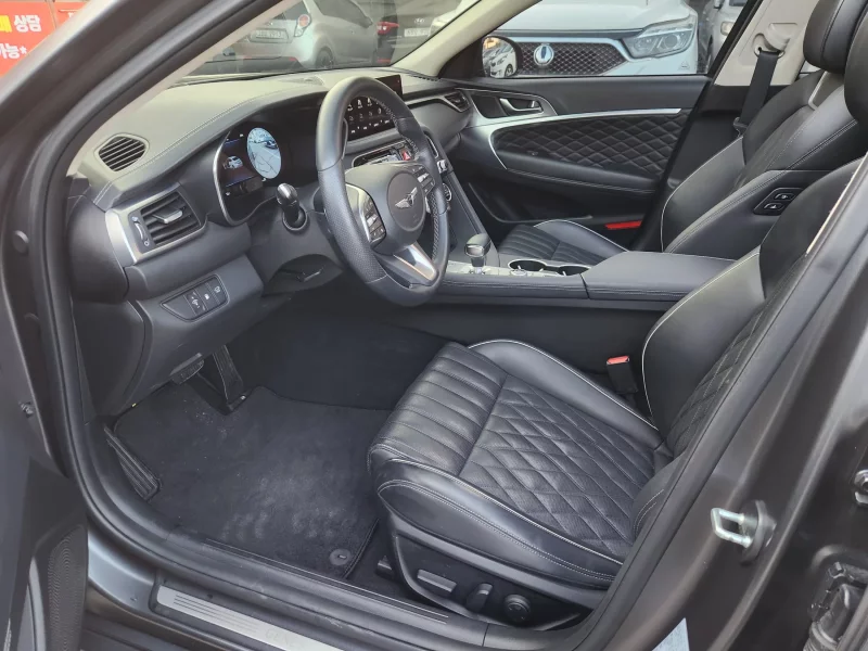 Genesis G70