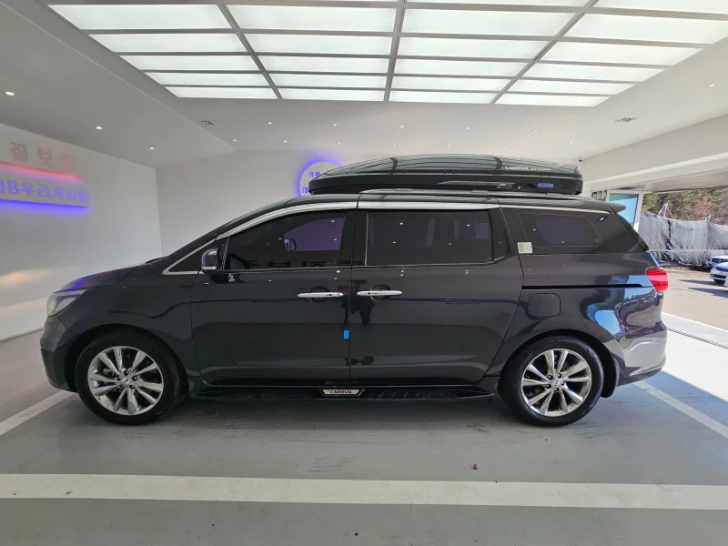 Kia Carnival