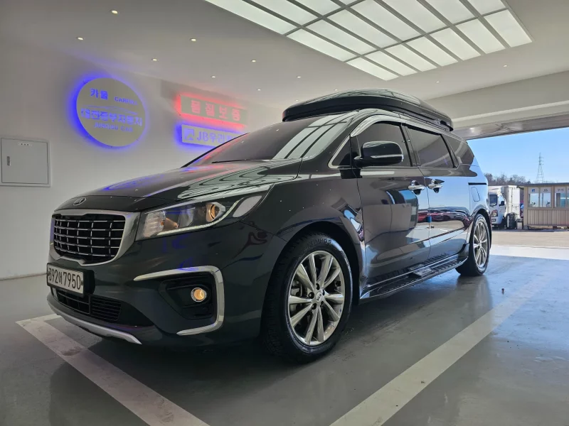 Kia Carnival