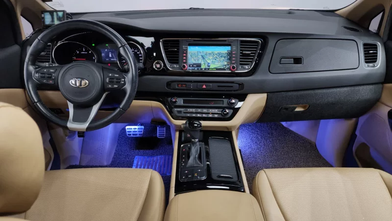 Kia Carnival