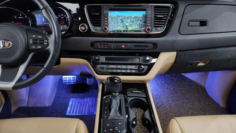 Kia Carnival