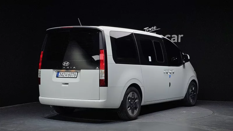 Hyundai Staria
