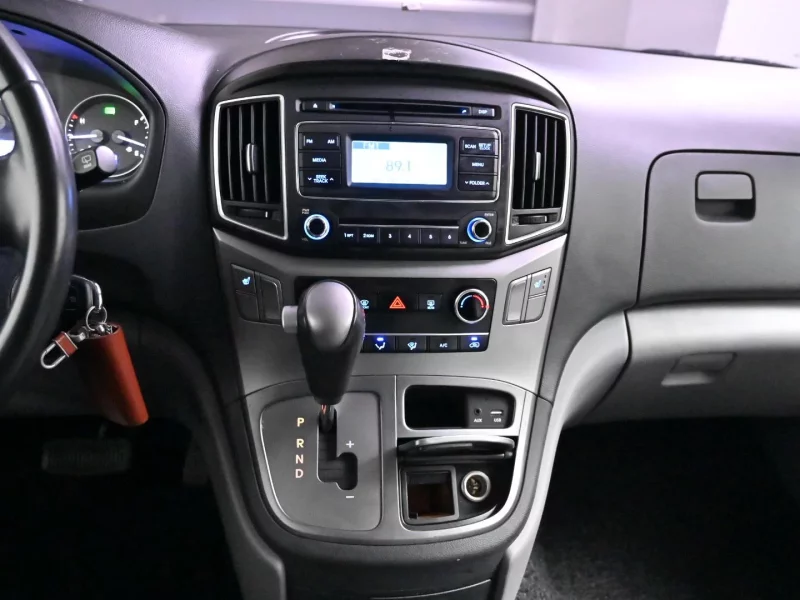 Hyundai Starex