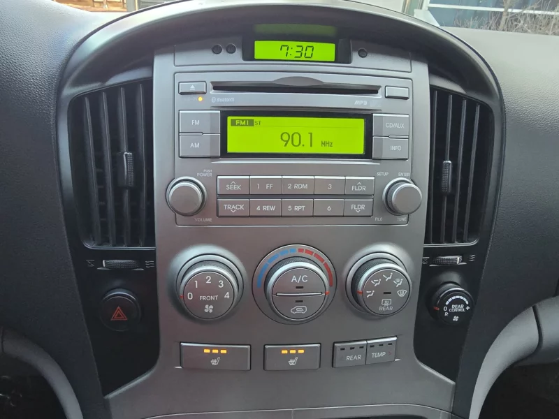 Hyundai Grand Starex