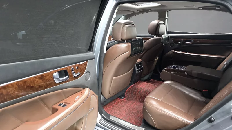Hyundai Equus