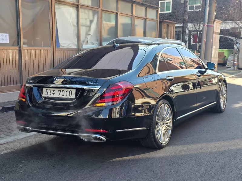 Mercedes-Benz S-Class