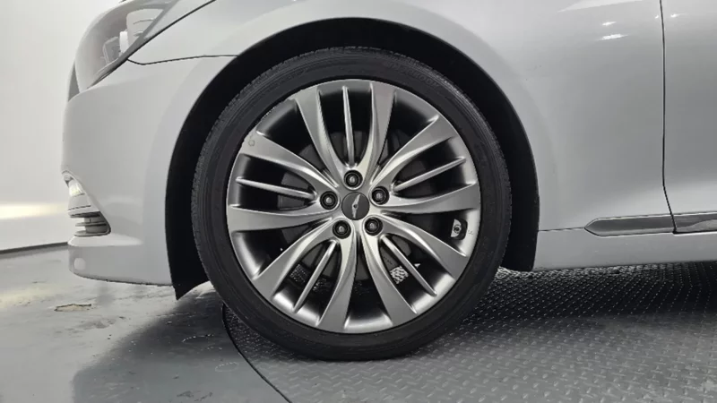 Hyundai Genesis