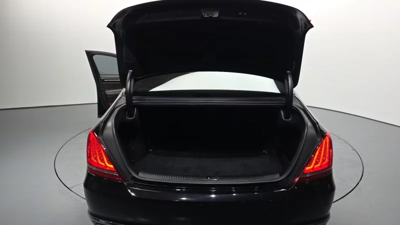 Genesis EQ900