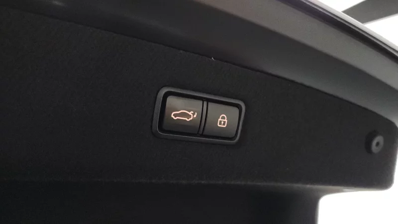 Genesis EQ900