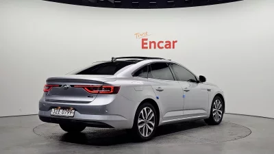 Renault SM6