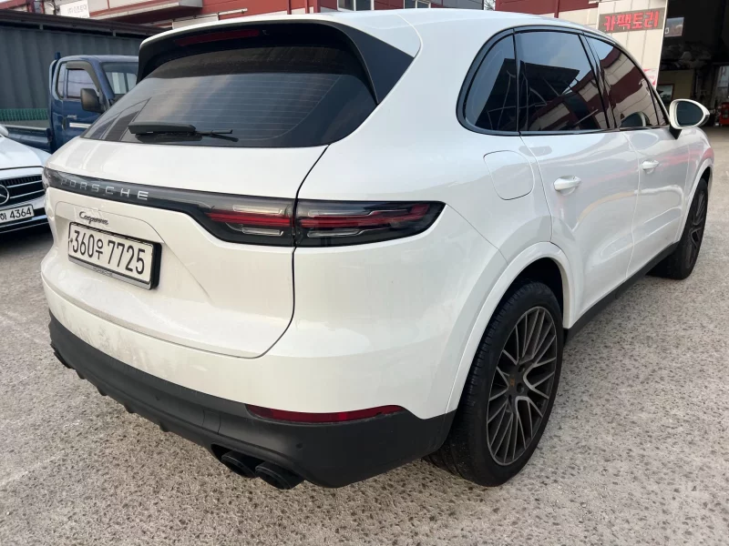 Porsche CAYENNE