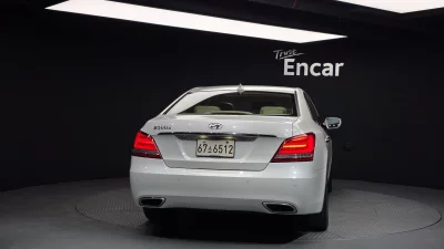 Hyundai Equus