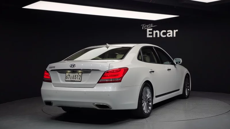 Hyundai Equus