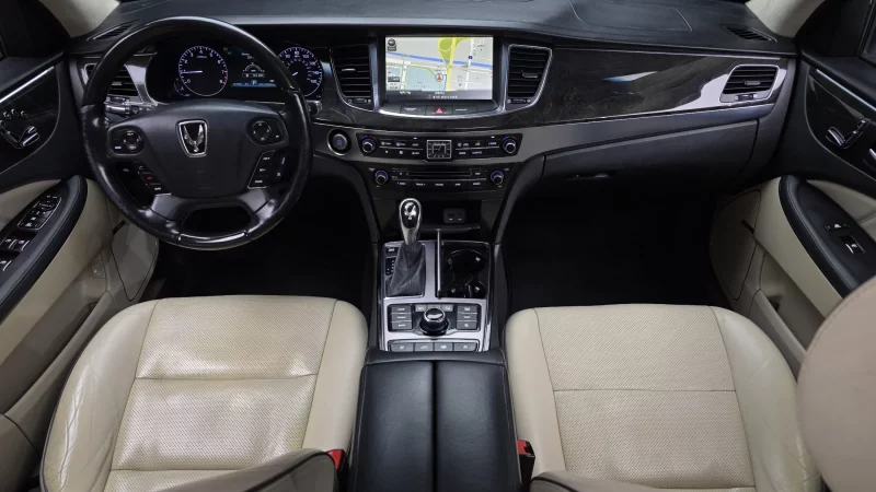 Hyundai Equus